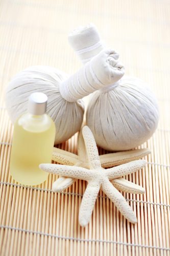 Kräuterstempel Massage
